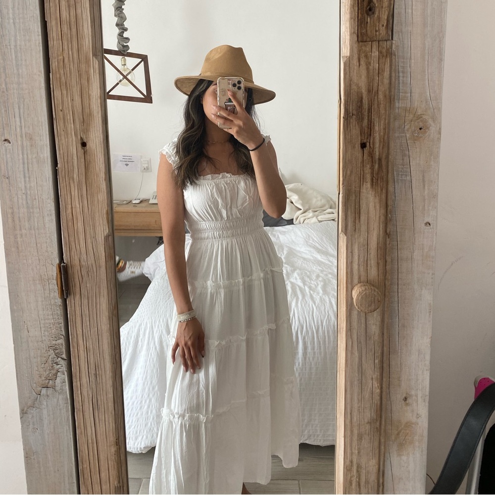 White flowy maxi dress